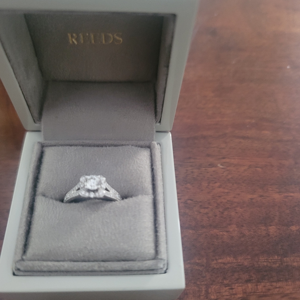 Engagement Ring - Picture 3 of 4